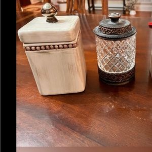 Set of 2 storage jars ceramic